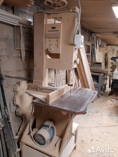 Лентопильный станок по дереву