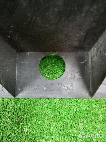 Дефлектор радиатора левый Mazda Mazda6 GG L813