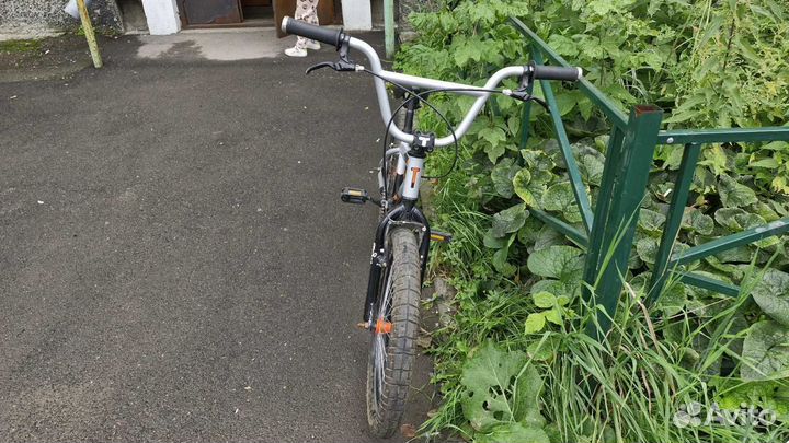 Трюковой велосипед BMX