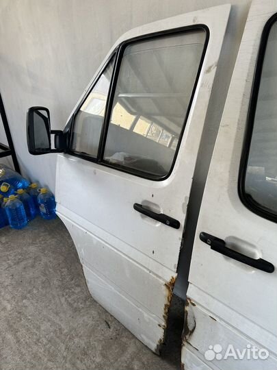 Двери передние на lt35