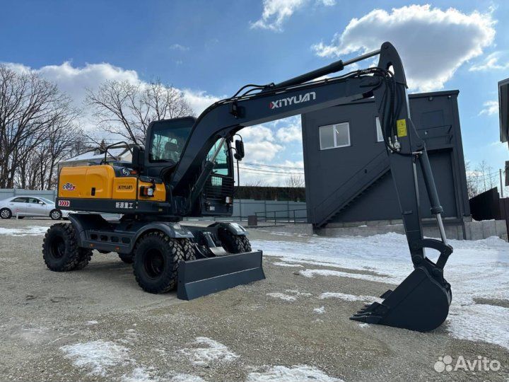 Колёсный экскаватор xinyuan C80W, 2023