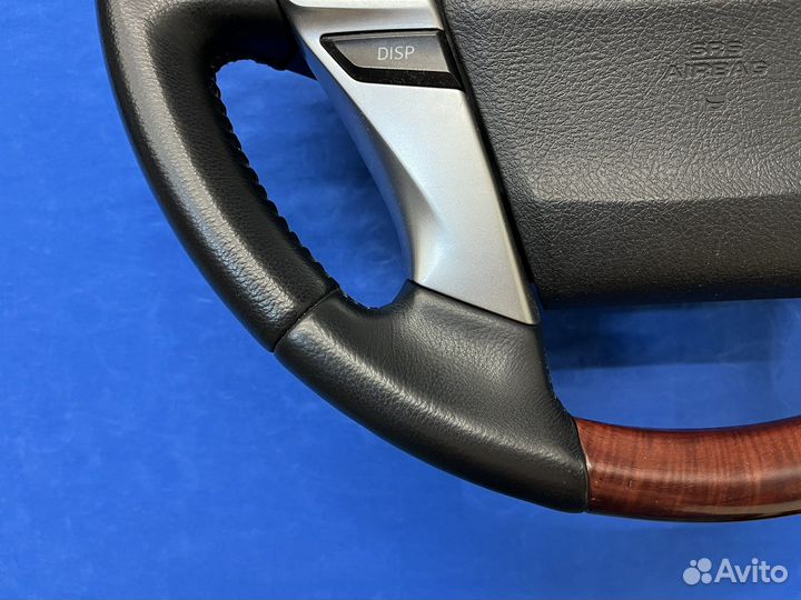 Оригинальный руль с косточкой Toyota Mark X 130