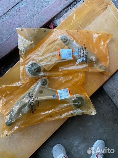 Рычаги подвески передние Nissan teana j32