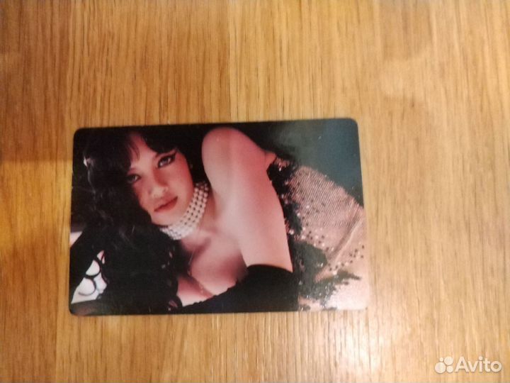 К - поп карточка с Лисой из Black Pink