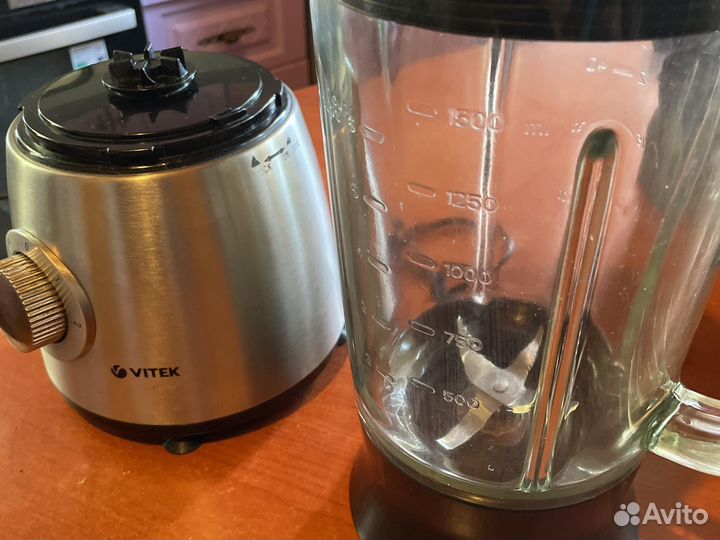 Блэндер настольный 800w Vitek