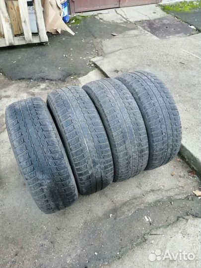 Falken Eurowinter HS-449 215/60 R17