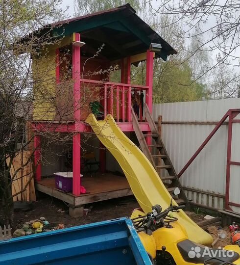 Детский уличный домик с горкой