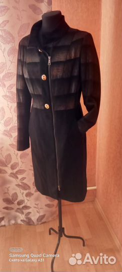 Пальто женское 50размер.Было одето 4 раза