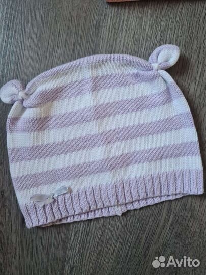 Шапки кепка новые и в отличном состоянии на 3-4г