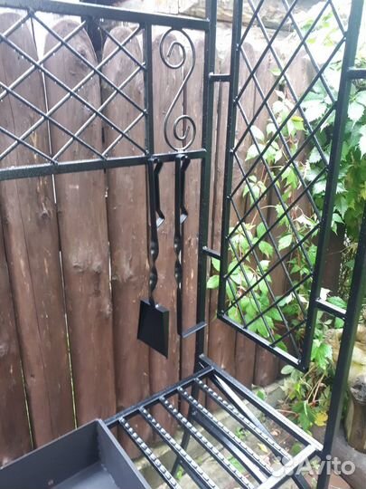 Мангал под крышей с кольцом для казана