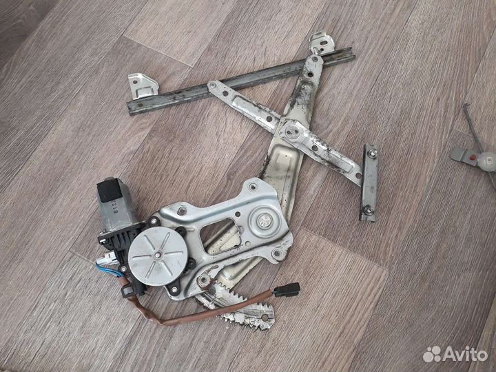 Стеклоподъемник задний правый Subaru Impreza G11