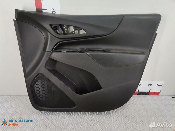 Обшивка двери передняя правая Chevrolet Equinox 3