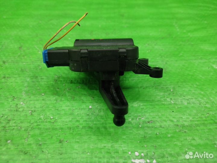 Мотор заслонки печки Porsche Cayenne