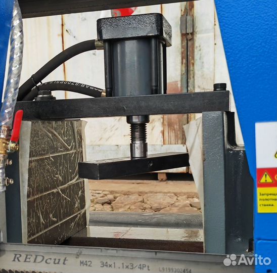 Ленточнопильный станок c поворотом под углом до 60