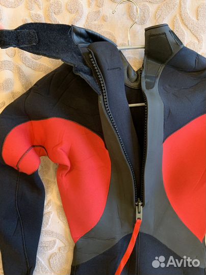 Гидрокостюм женский новый Tribord