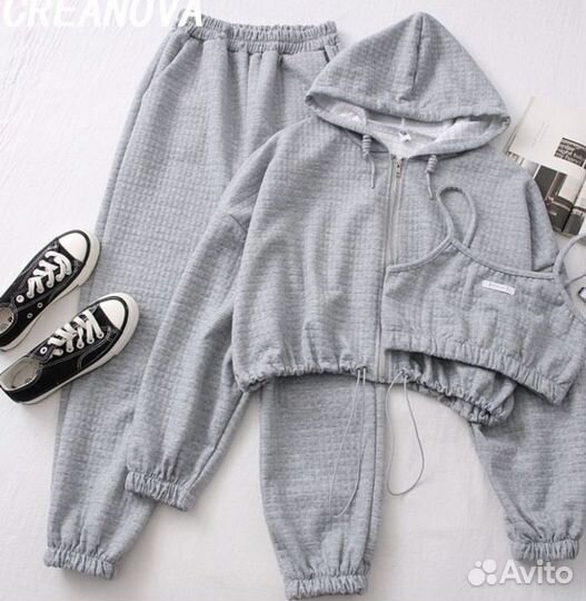 Спортивный костюм женский