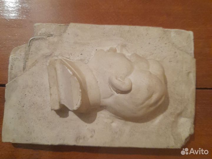 Барельеф Сталина