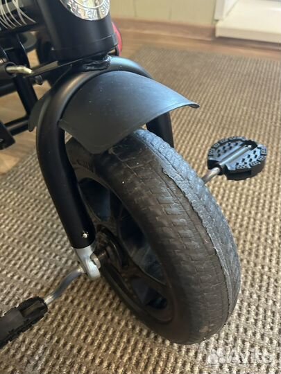 Детский велосипед с ручкой