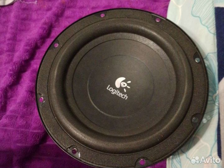 Динамик в авто (Сабвуфер)