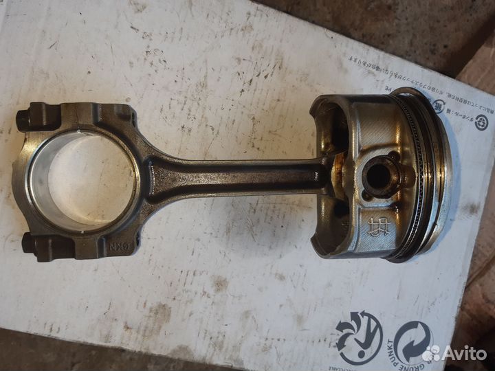 Поршень с шатуном Опель Антара 2,4л