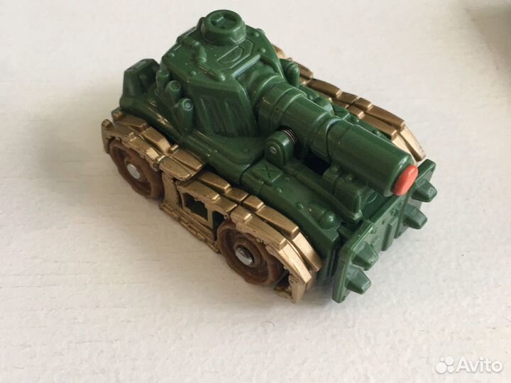 Автомобиль-трансформер Hasbro