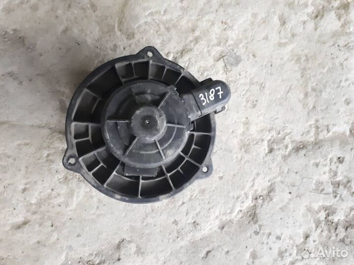 Моторчик печки Hyundai Getz 2005 97112-1C000