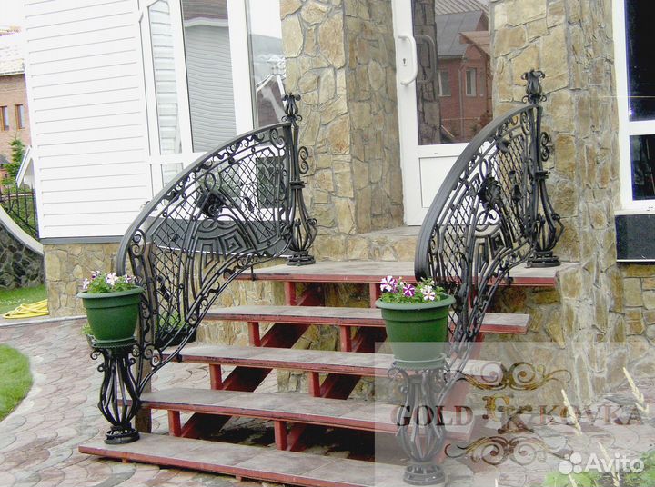 Кованые перила на крыльцо