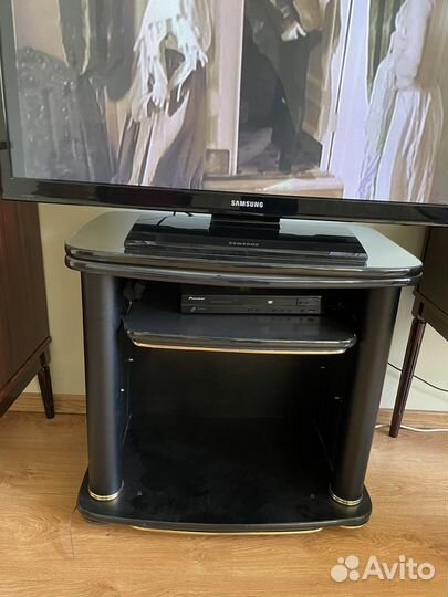 Тумба под телевизор