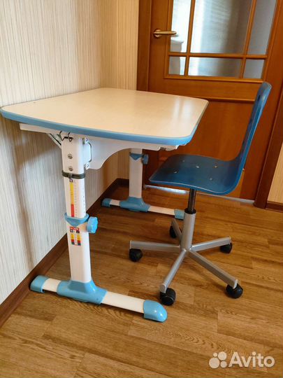 Растущая парта и стул бу