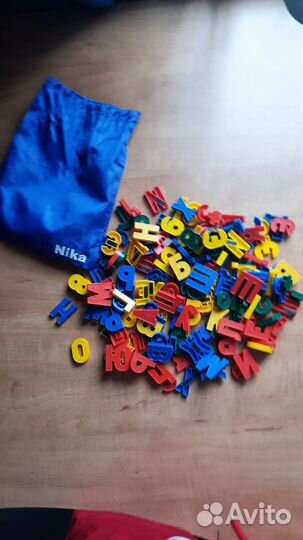 Магнитные буквы и цифры