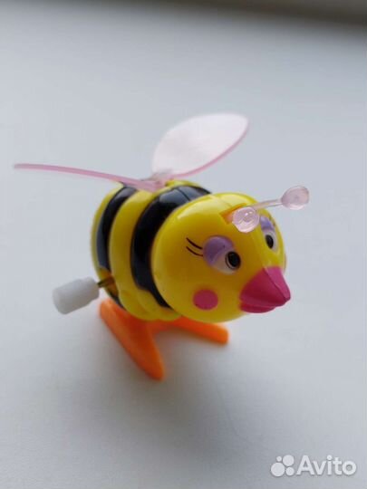 Игрушка заводная