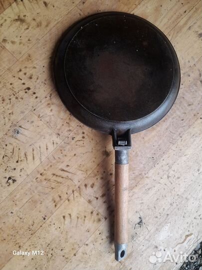 Чугунная сковорода