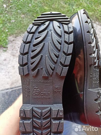 Резиновые сапоги