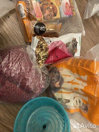 Корм для грызунов и колесо