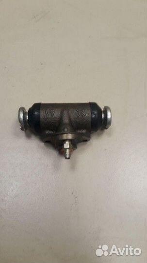 Тормозной цилиндр задний