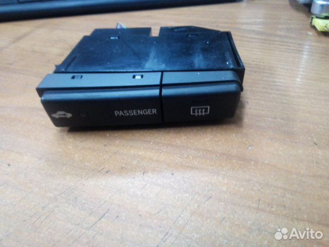 Кнопка обогрева стекла Toyota Avensis 2 250 1ZZ