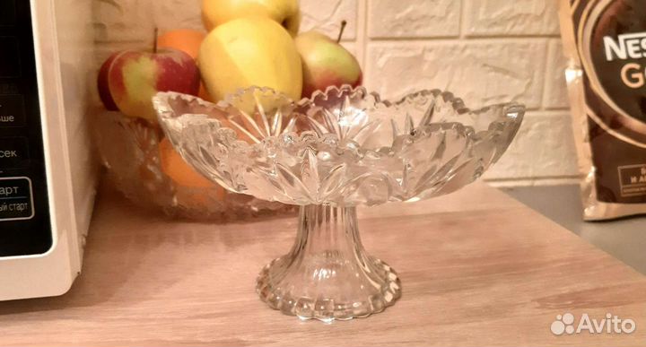 Ваза-конфетница на ножке