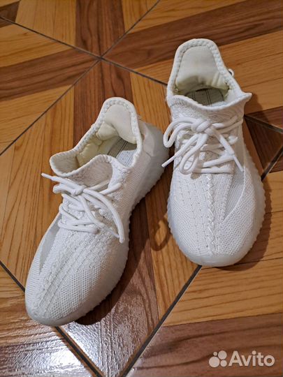 Кроссовки на девочку