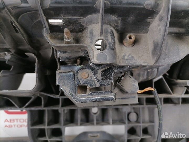 Панель передняя (телевизор) для Volkswagen Polo 4