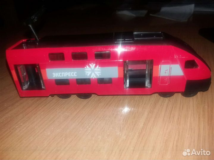 Игрушка поезд