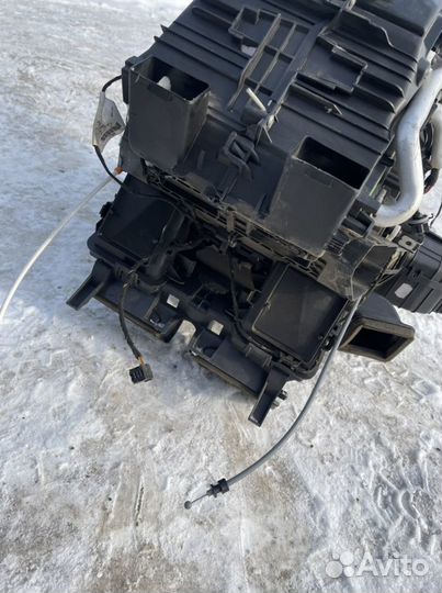 Корпус,моторчик,радиаторы печки Renault Megan 3