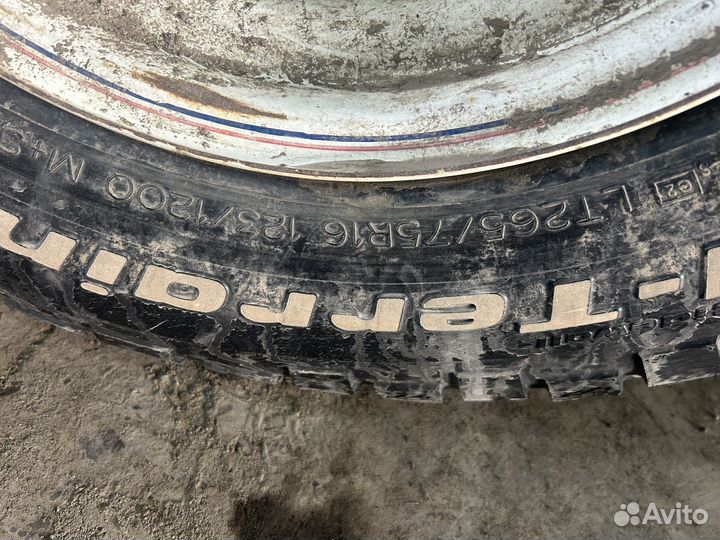 Bfgoodrich Mud-Terrain T/A 265/75 R16