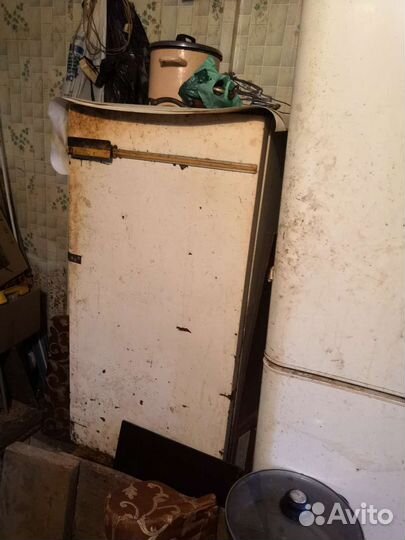 Стиральная машина и 2 холодильника