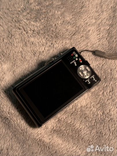 Цифровой фотоаппарат lumix y2k