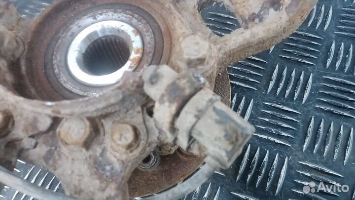 Ступица передняя правая mitsubishi L200 K4T 2007