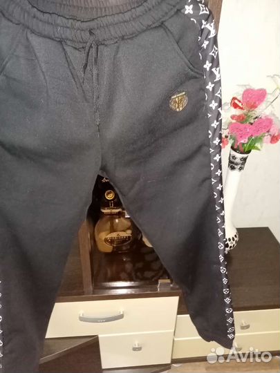 Спортивный костюм женский