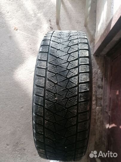 Bridgestone Blizzak DM-V2 2.25/65 R17