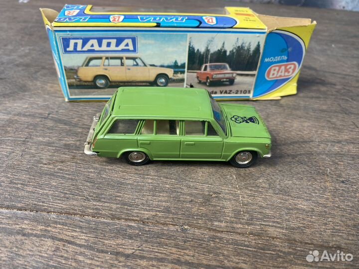 Модель авто1:43 Ваз 2102 Фестиваль СССР