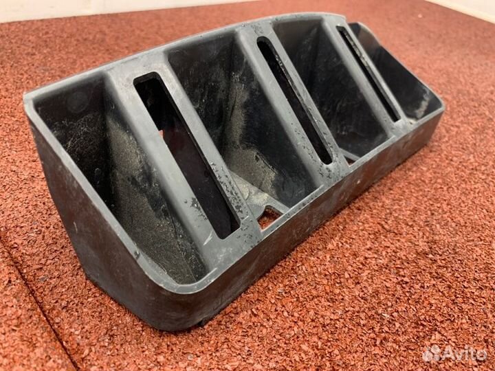 Кронштейн заднего бампера задний Skoda Rapid седан