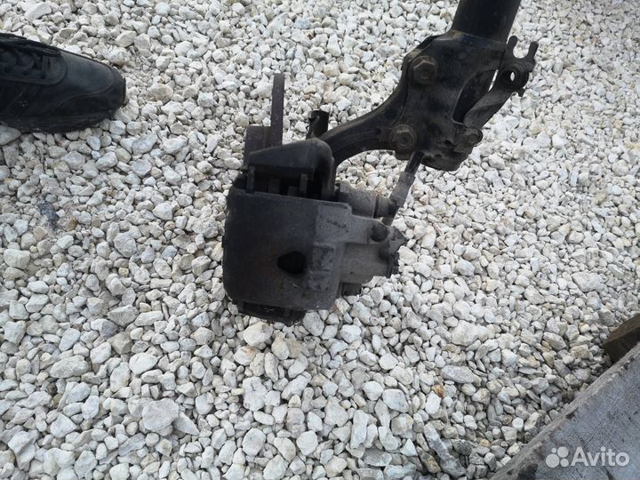 Амортизатор передний правый Volkswagen Golf 3